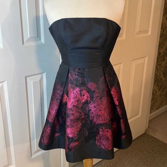 Aqua Strapless Black & Hot Pink Dress Size 0 - Like New - Picture 1 of 9